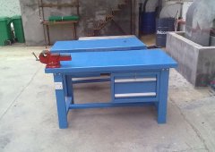 台虎钳钳工工作台