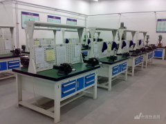 重型钳工工作台