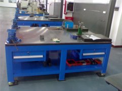台虎钳工作台图片